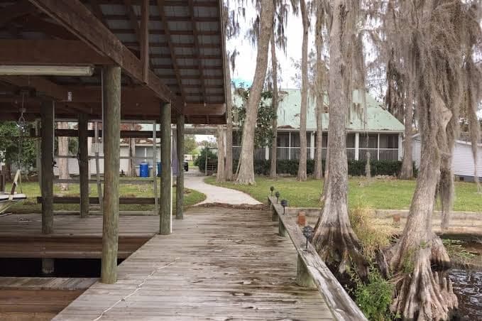 A Quiet Town with a Fishing Problem. Great Way to Avoid Hotel /Motel Crowds!, Motel in Astor