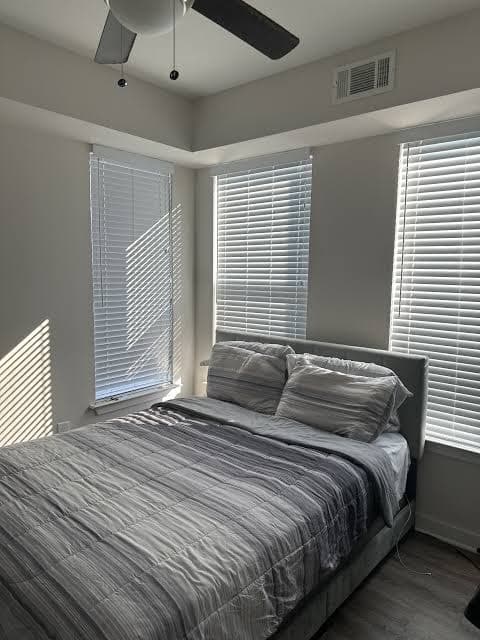 Modern apartment for stay w/ Studio! 5 min from Mercedes Benz Stadium!, Holiday Home in Atlanta