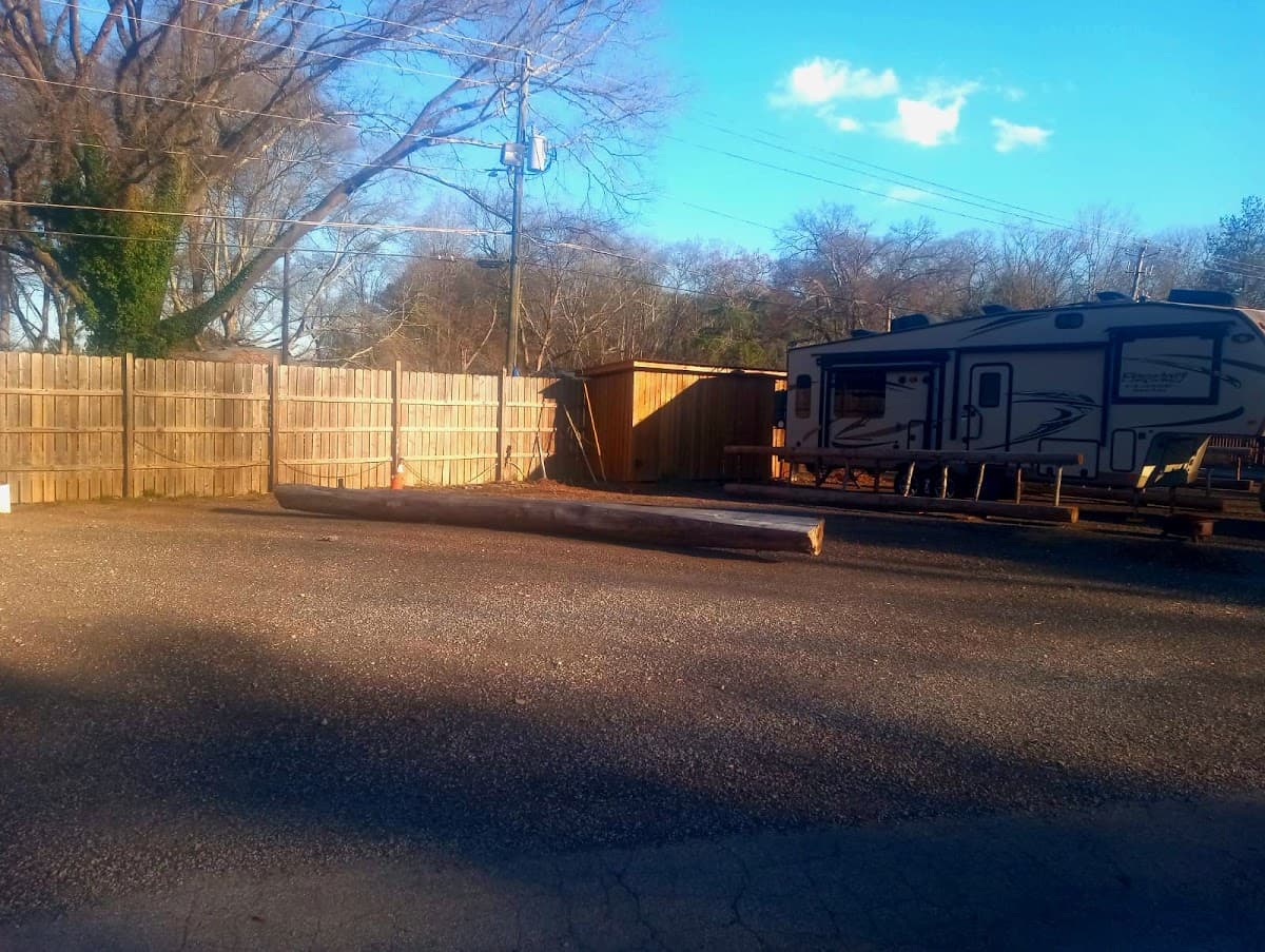 Risin' RV, Caravan Park in Gresham Park