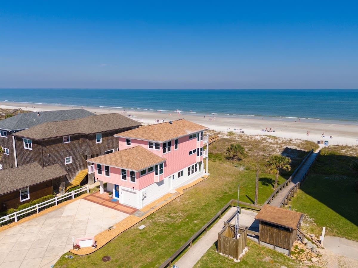 11 North a Luxury Vacation House, Hotel in Neptune Beach
