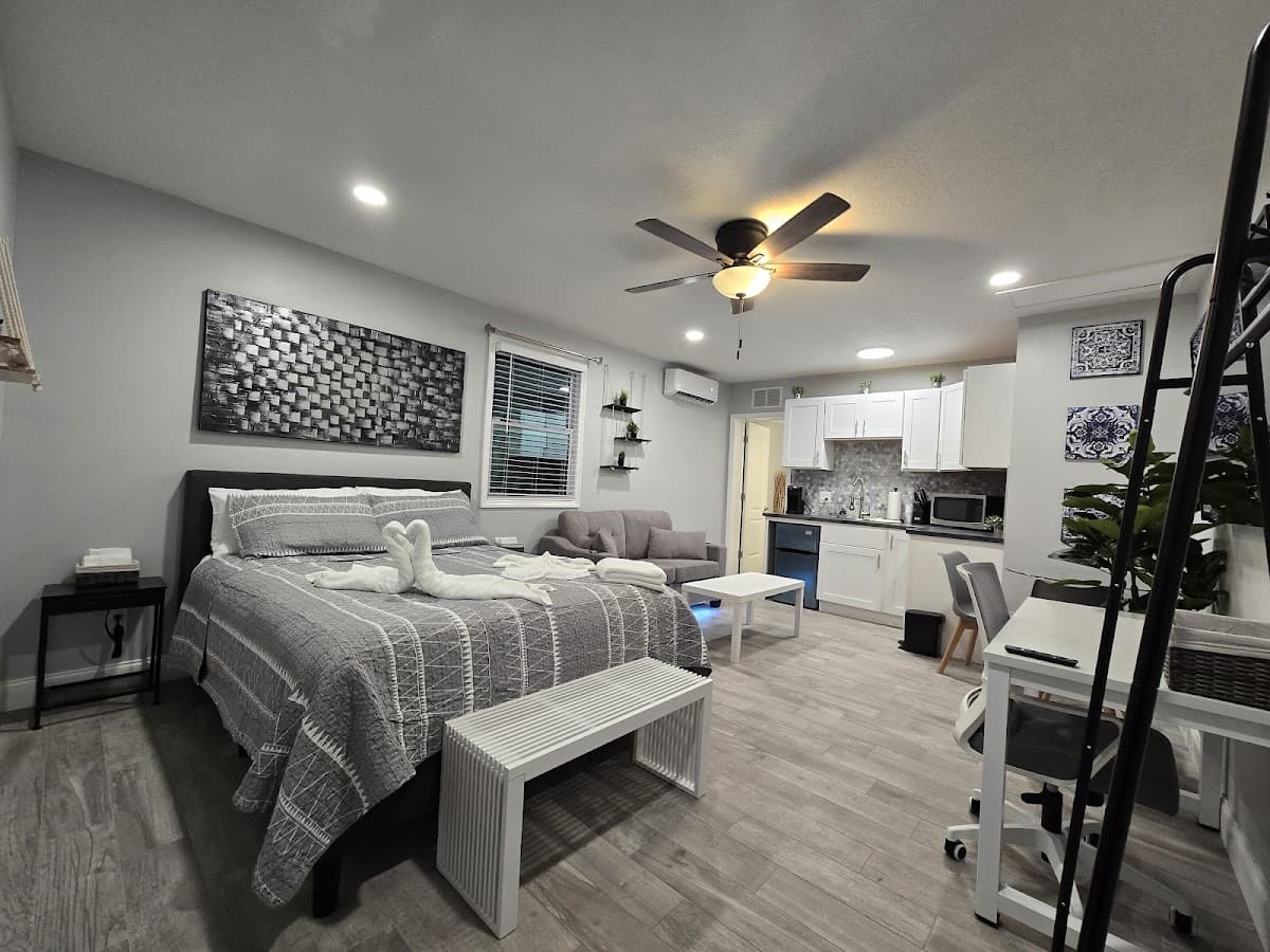 Barefoot Mailman Inn & Suites, Lantana, West Palm Beach, South Florida, Hotel in Lantana