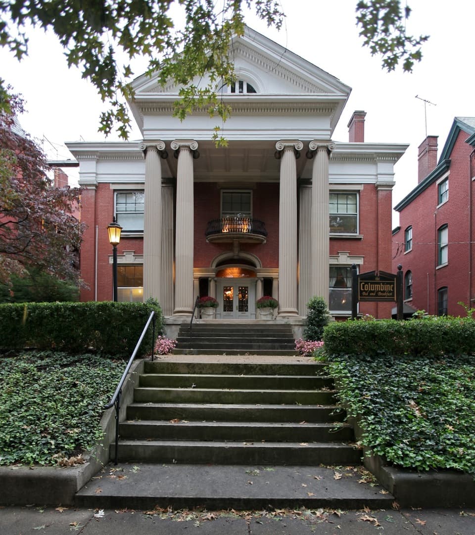 Columbine Bed & Breakfast, Hotel in Louisville