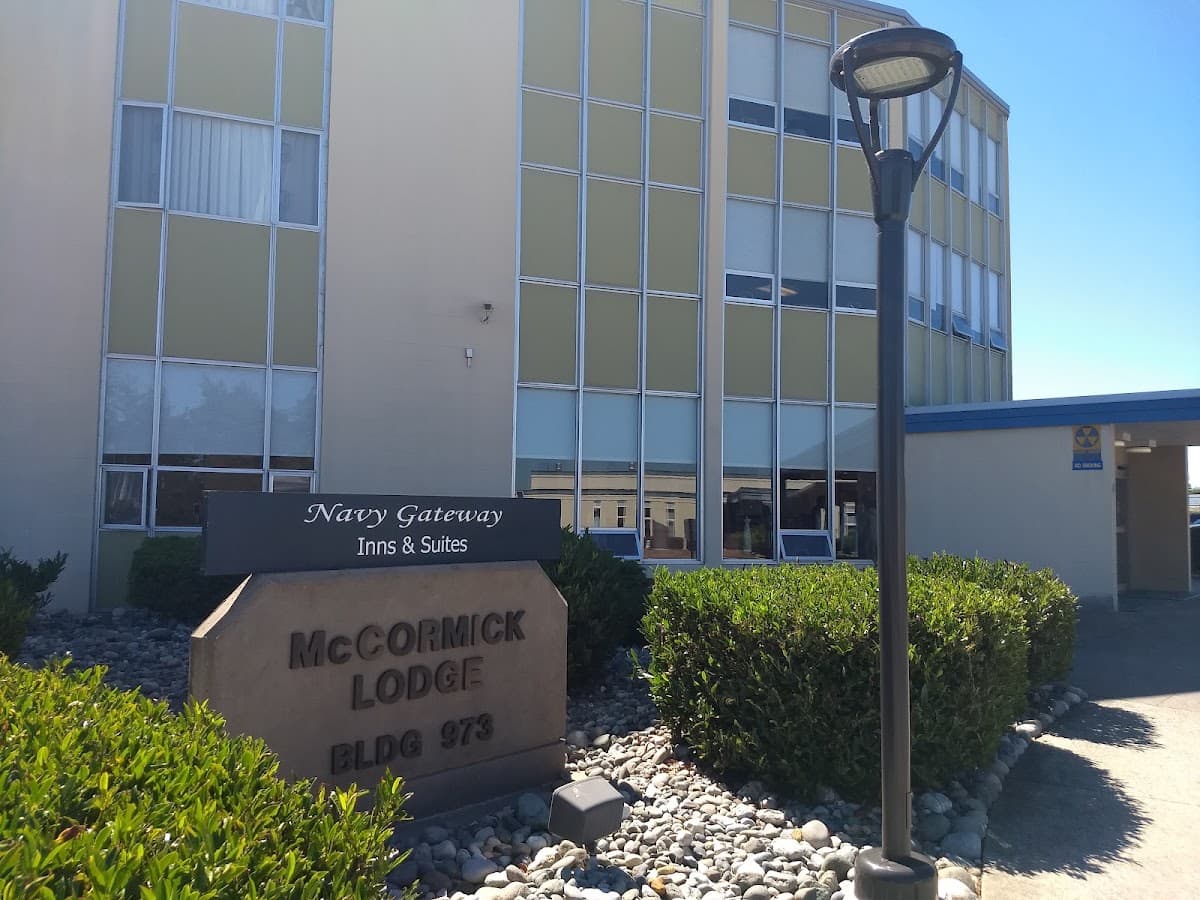 Navy Gateway Inn & Suites, Hotel in Ault Field