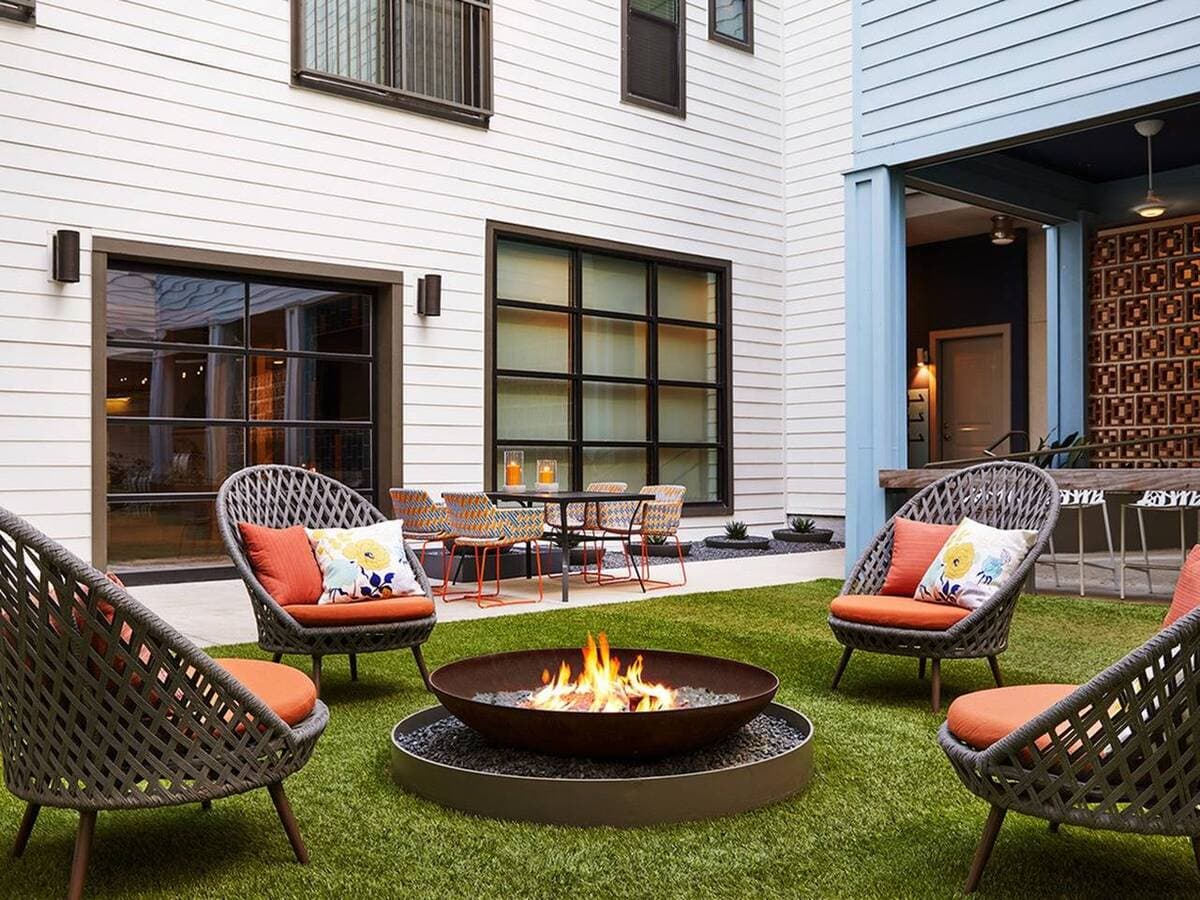 Sentral East Austin at 1630 E. Sixth | Austin Apartments, Holiday Home in Austin