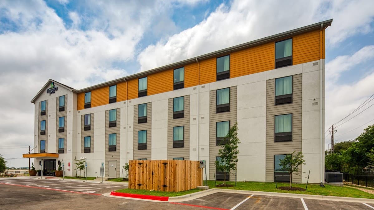 Uptown Suites Extended Stay Austin TX - Downtown, Aparthotel in University of Texas