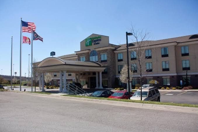 Holiday Inn Express Suites Youngstown West I 80, an IHG Hotel - King Room - Non-Smoking, Hotel in Mineral Ridge