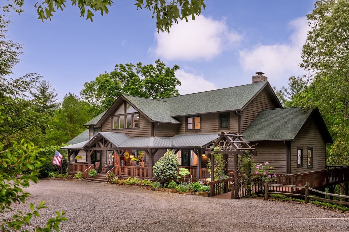 Bent Creek Lodge Bed & Breakfast - Asheville, Hotel in Bent Creek