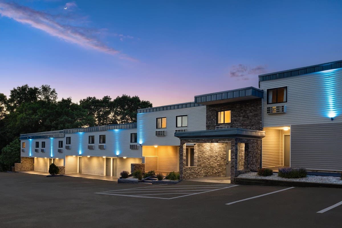Days Inn by Wyndham Moosic, Hotel in Old Forge
