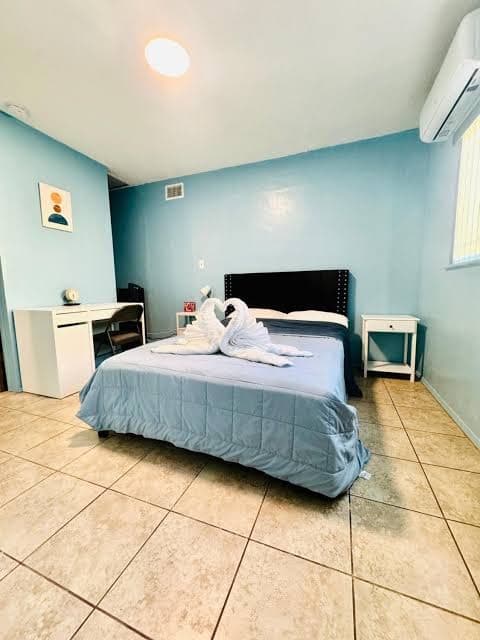 Happy Hotel - One-Bedroom Apartment, Hotel in West Puente Valley