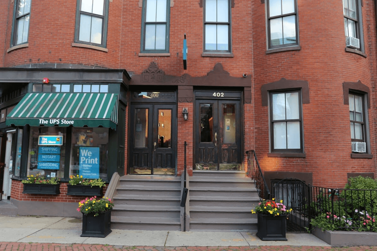 Maverick Suites at 402 Columbus Avenue, Hotel in Back Bay