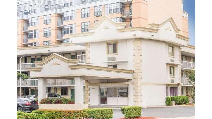 Days Inn by Wyndham Arlington Pentagon, Hotel in Baileys Crossroads