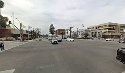 Bloch kanuni hanifa masjid, Hotel in Bakersfield
