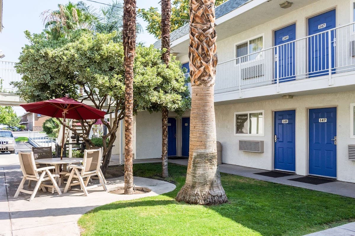 Motel 6 Bakersfield, CA - East, Hotel in Bakersfield