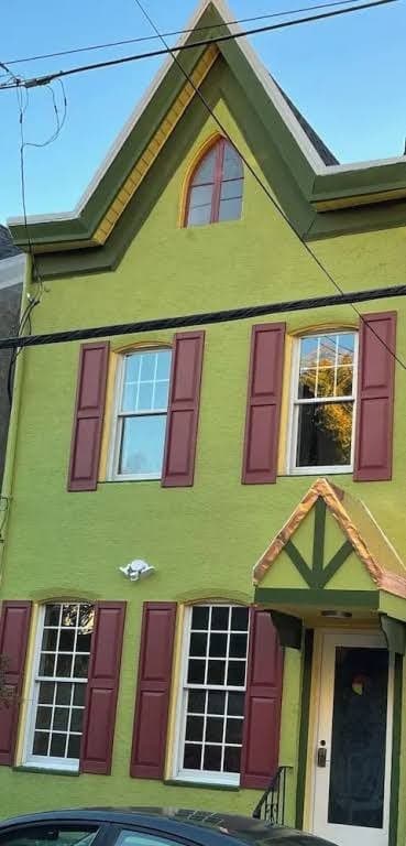 QUARTERS BnB, Bed & Breakfast in Manayunk