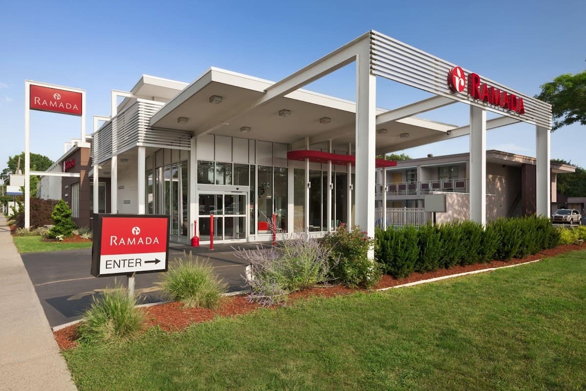 Ramada by Wyndham Rockville Centre, Hotel in Baldwin