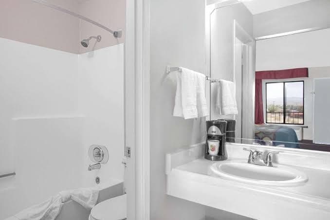 Townhouse Barstow On Historic Route 66 CA I 15, Hotel in Barstow