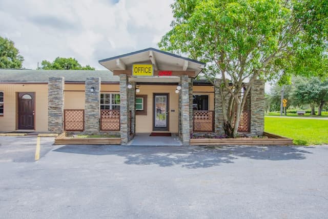 OYO Superior Budget Inn Bartow, Hotel in Bartow