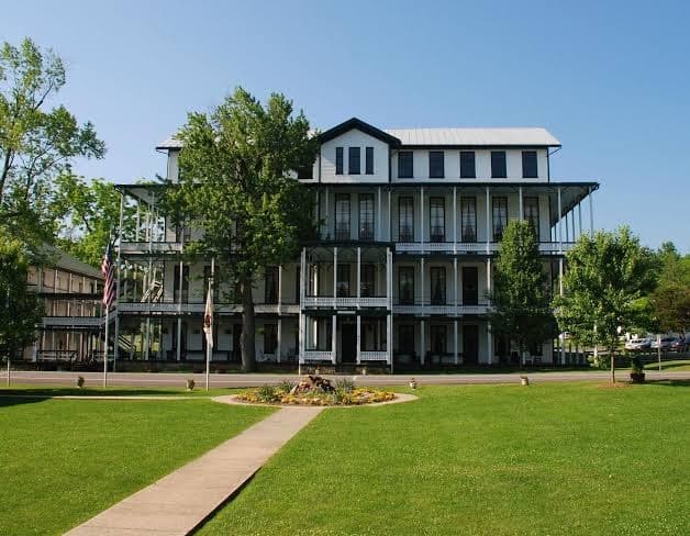 Virginia House, Hotel in Basye