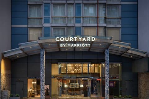 Courtyard by Marriott New York Manhattan/SoHo, Hotel in West Village