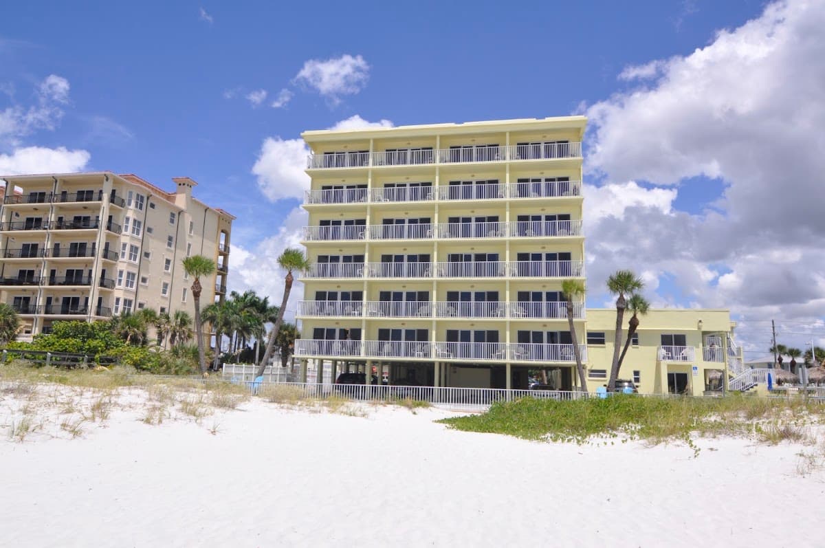 Commodore Beach Club Condo, Resort in Madeira Beach