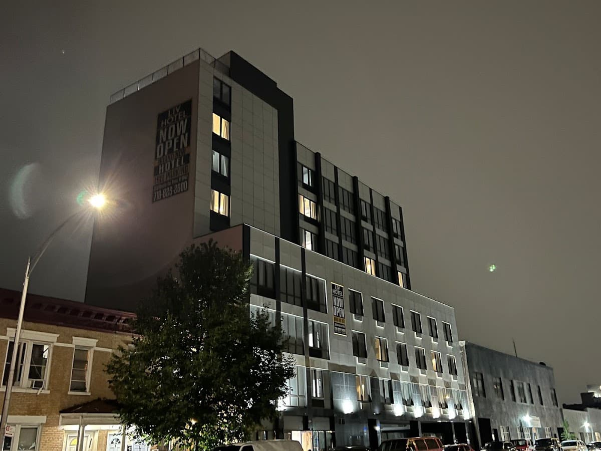 LIV Hotel Bronx - Newly Built, Hotel in Wakefield