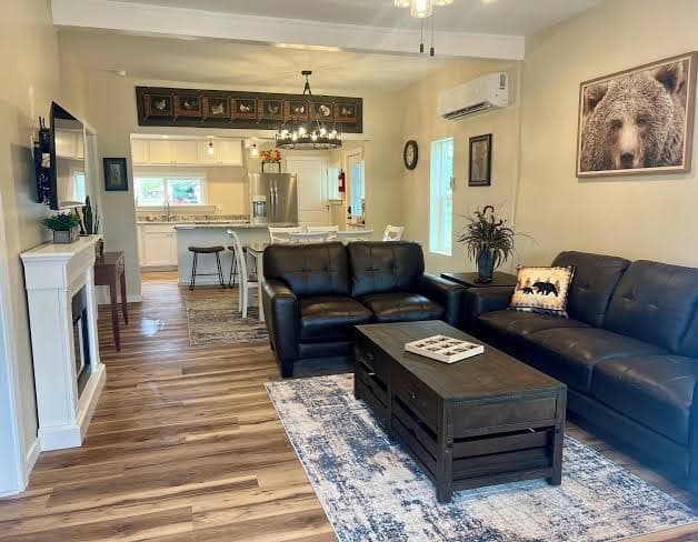 Bayberry Cottage a 3 bedroom house in peaceful Bayfield. Enjoy your stay, Holiday Home in Bayfield