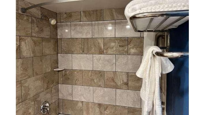 Quality Inn & Suites Louisville East, Hotel in Hurstbourne Acres
