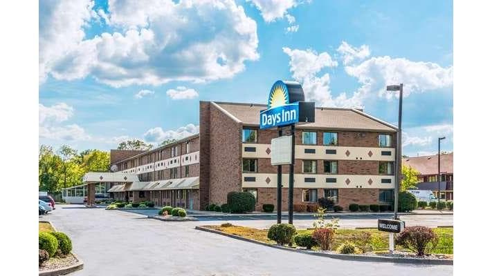 Days Inn by Wyndham Hurstbourne, Hotel in Hurstbourne Acres