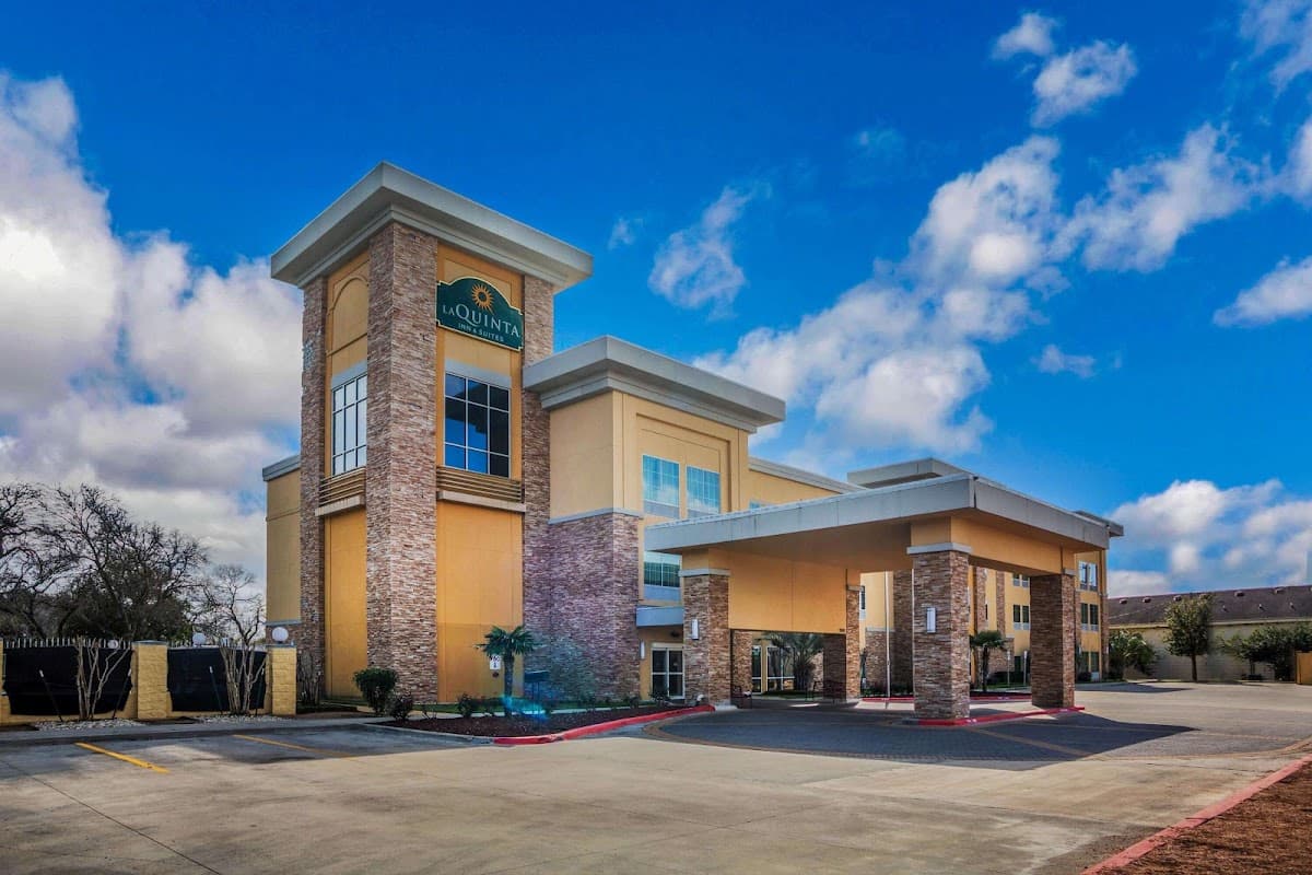 La Quinta Inn & Suites by Wyndham Beeville, Hotel in Beeville