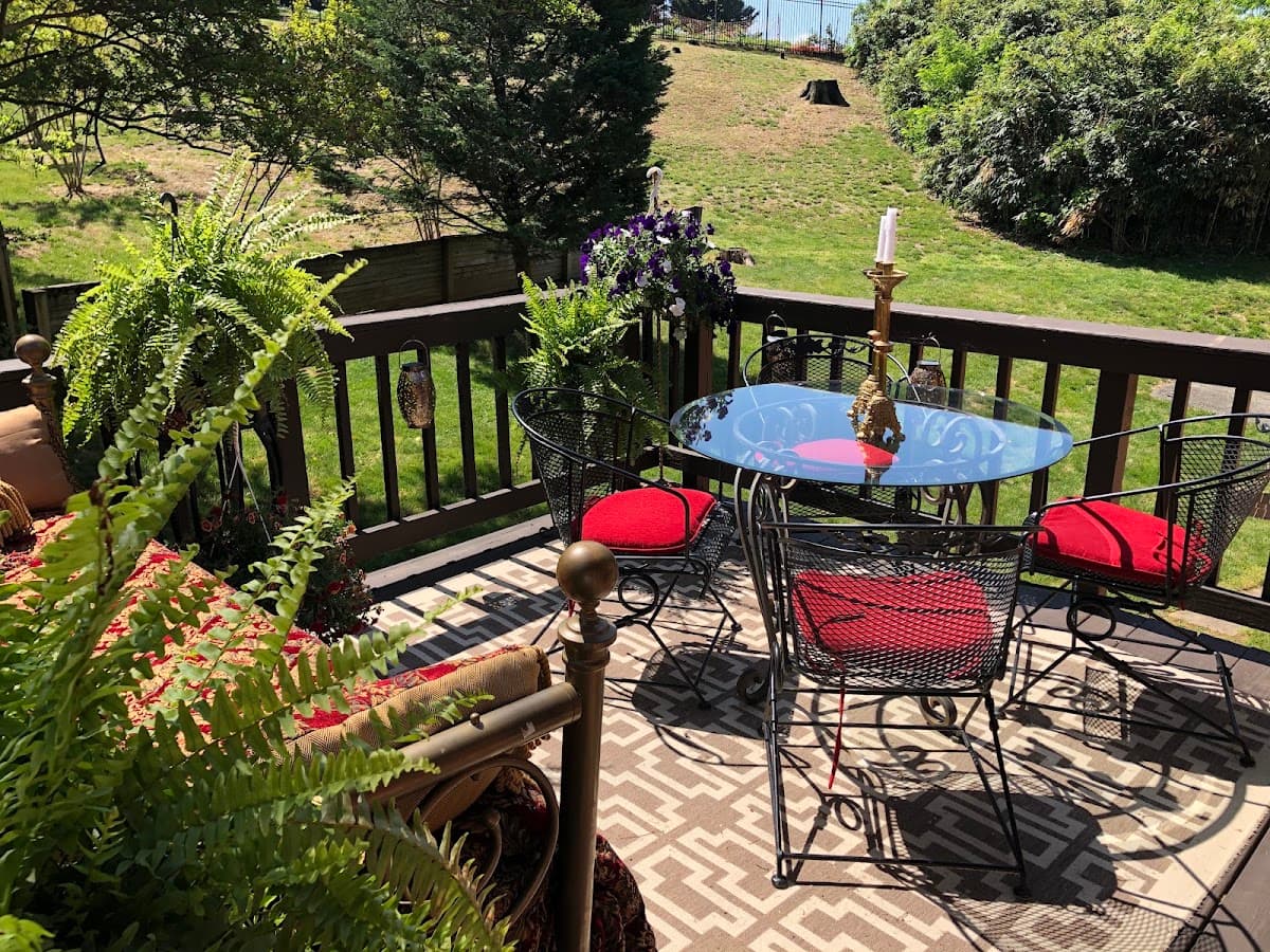 Private Stay By MadlyGiving - Boutique Bed & Breakfast At National Harbor - By HospiTalent Mariby Corpening, Hotel in National Harbor