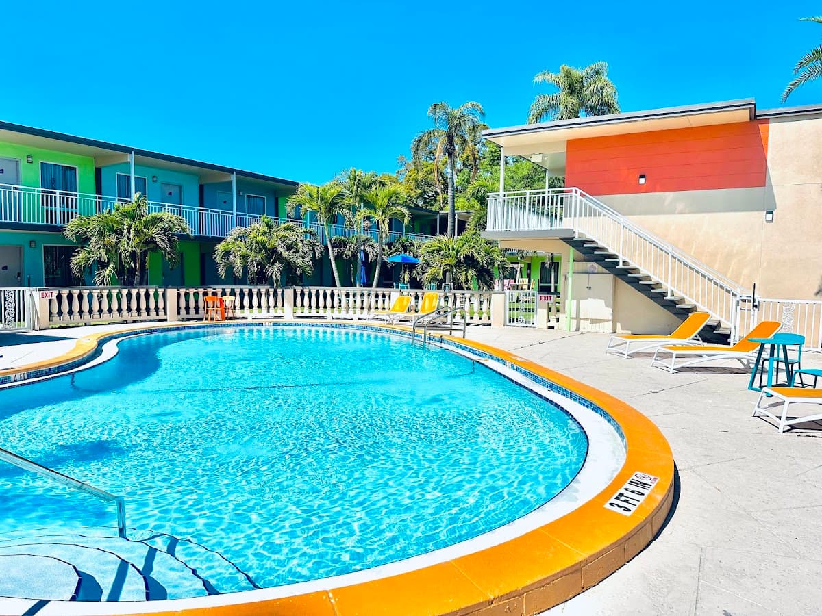 Tropical Inn & Suites, Motel in Clearwater