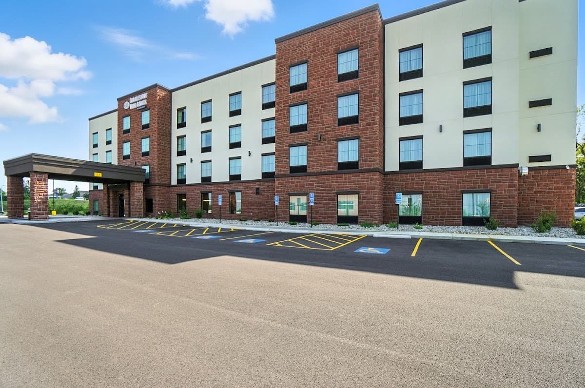 Cobblestone Hotel & Suites - Bellefontaine, Hotel in Bellefontaine