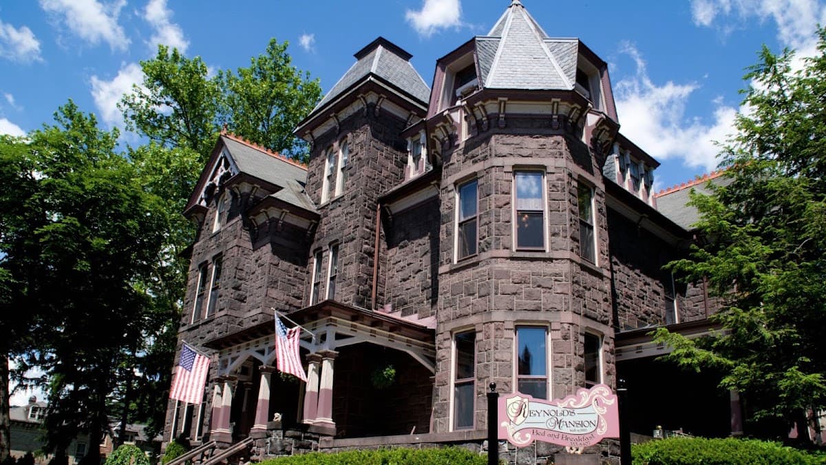 Reynolds Mansion, Bed & Breakfast in Bellefonte