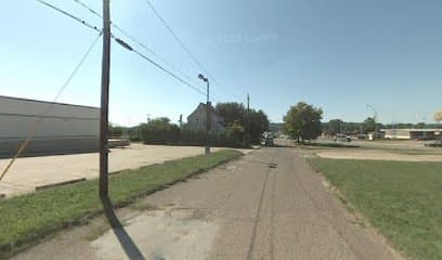 Locals meet up, Motel in Parkersburg