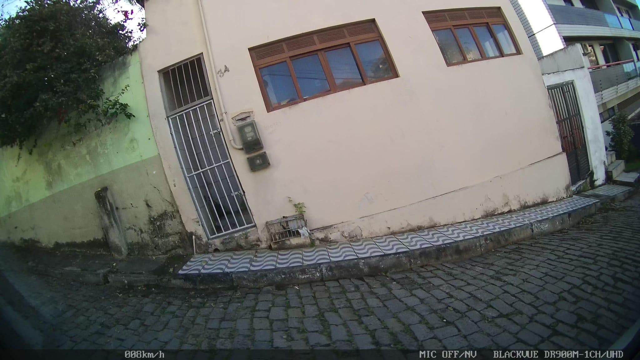 Street view near Hostel Água Verde, Guarapari — © kaart_2 (CC BY-SA · Mapillary)