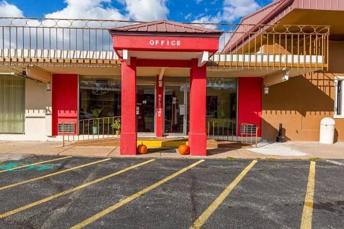 Americas Best Value Inn Moline, Hotel in Moline