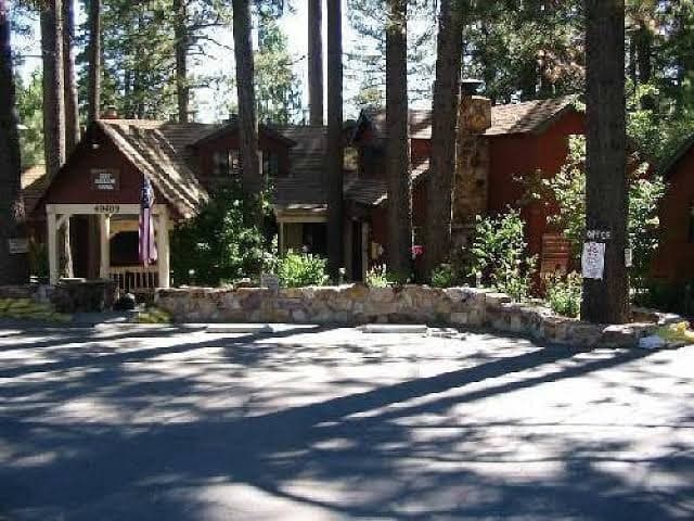 Cozy Hollow Vacation Rentals, Lodge in Big Bear Lake