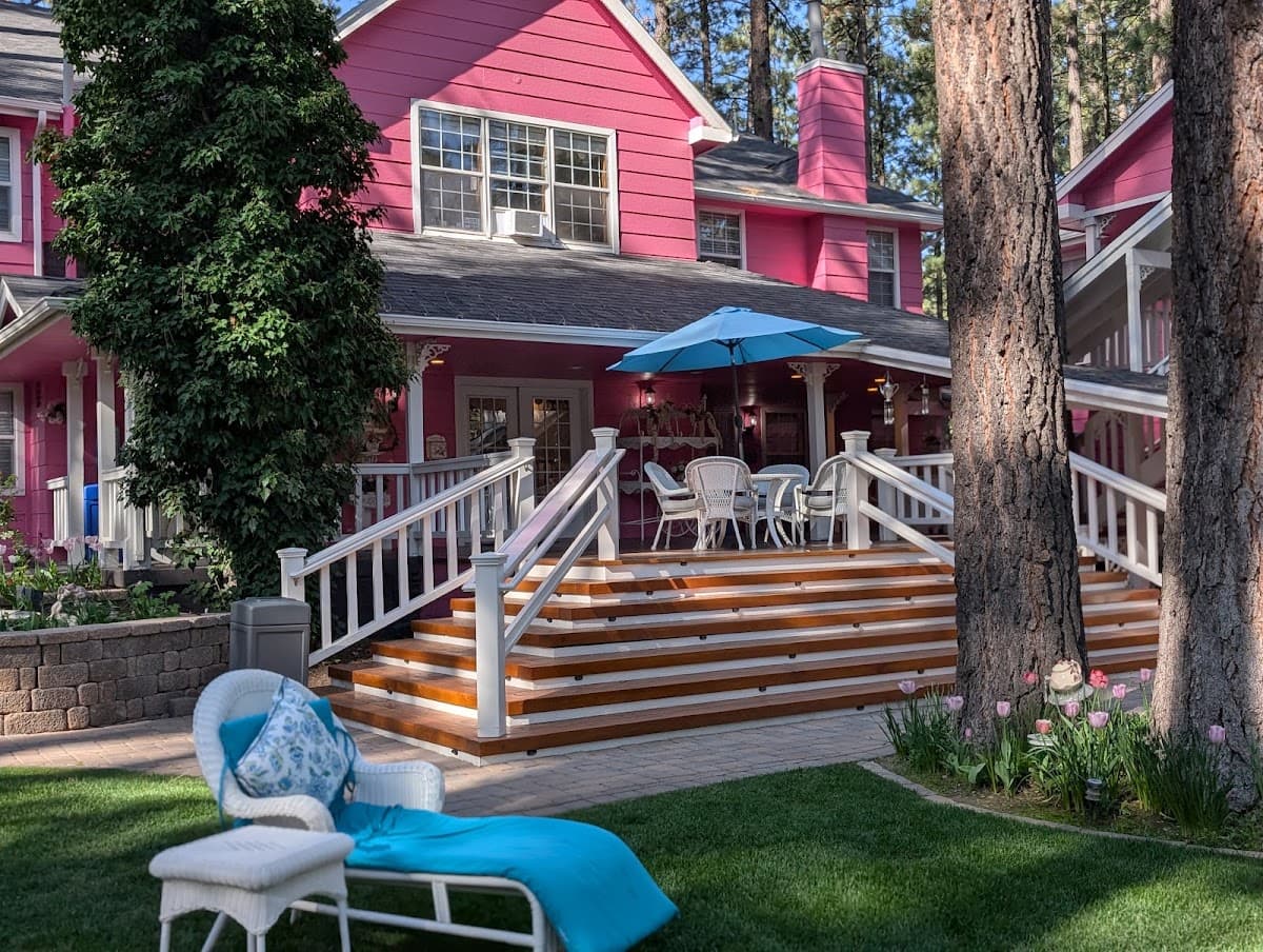 Apples Bed & Breakfast Inn, Bed & Breakfast in Big Bear Lake