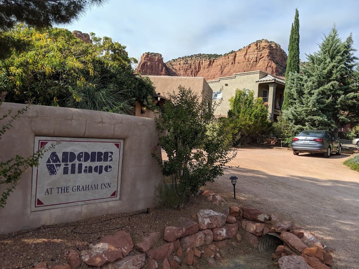 Adobe Village Inn, Hotel in Village of Oak Creek (Big Park)