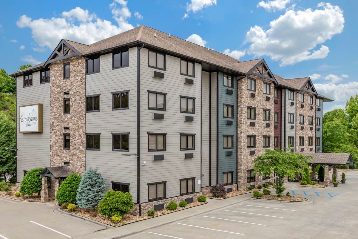 Brookstone Lodge, Hotel in Biltmore Forest