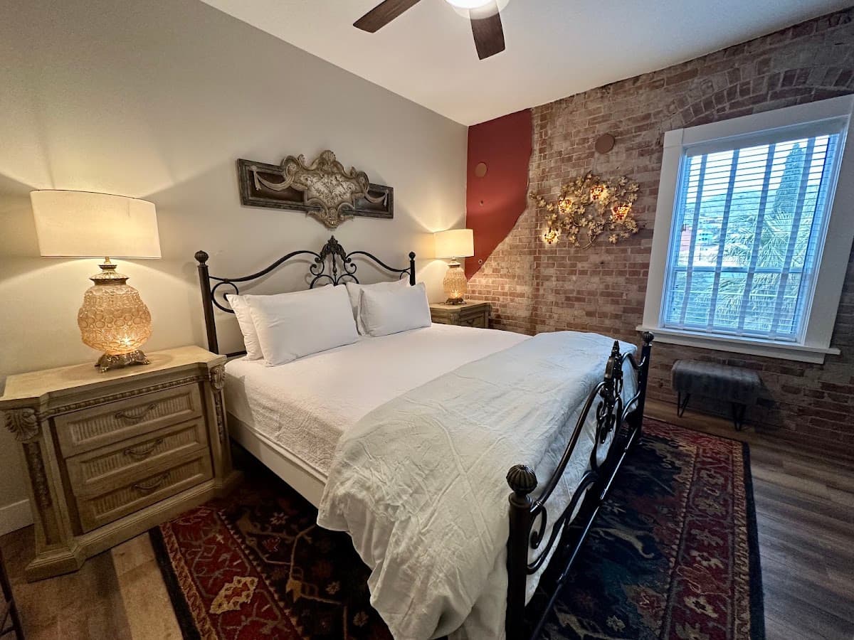 Bisbee Brownstone Suites, Hotel in Bisbee