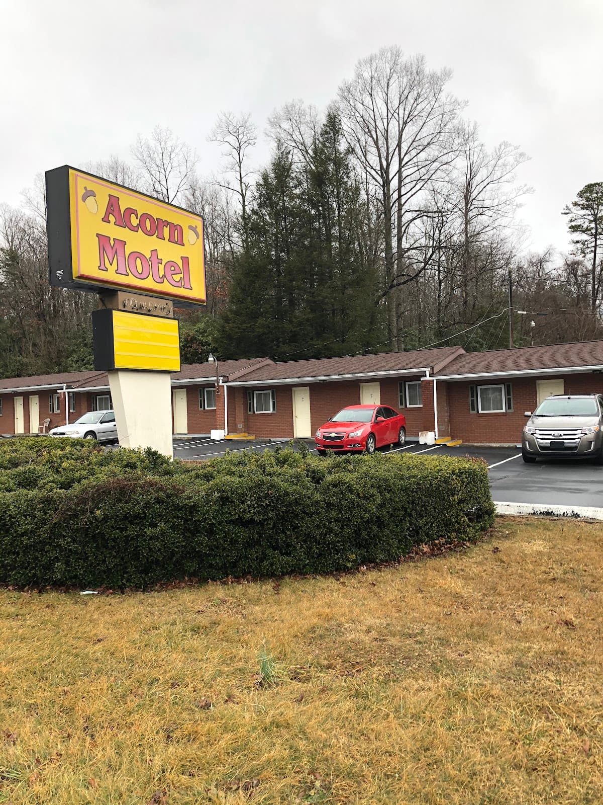 Acorn Motel - Building 1, Hotel in Black Mountain