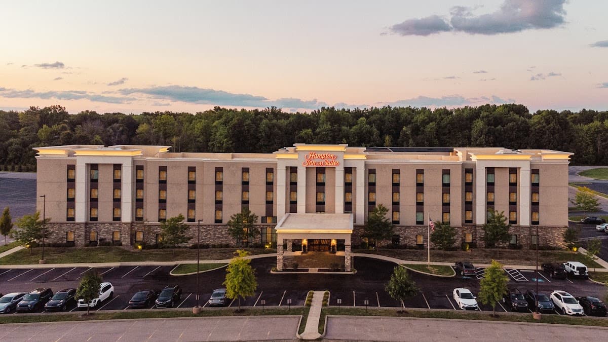 Hampton Inn & Suites Niles/Warren, Hotel in Bolindale