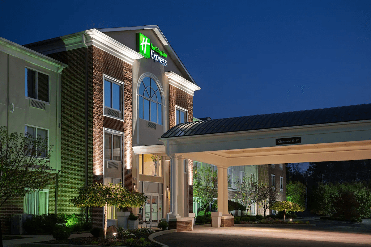 Holiday Inn Express & Suites Youngstown N (Warren/Niles) by IHG, Hotel in Bolindale