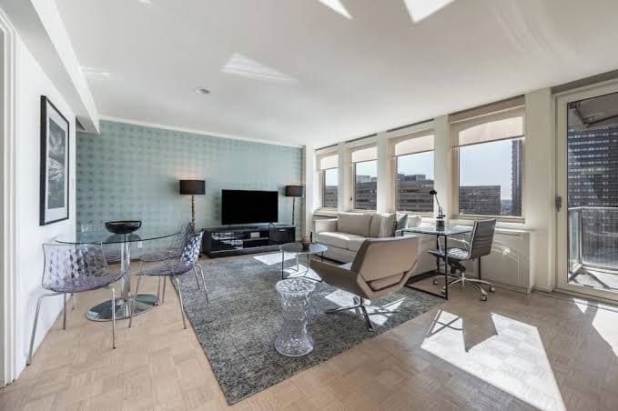 One Bedroom Apartment W / Luxury Amenities, Hotel in Back Bay