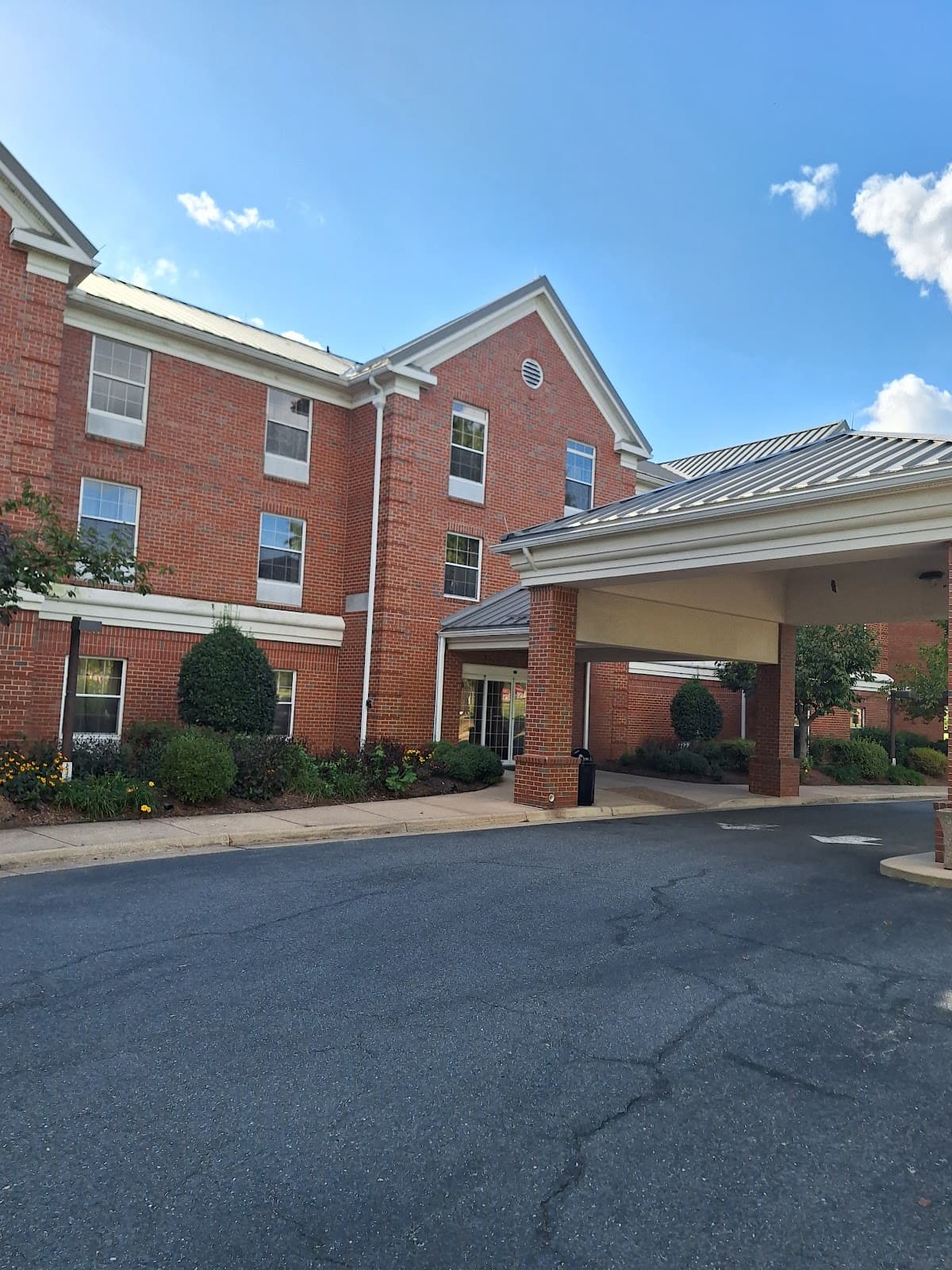 Inns of the Corps, Hotel in Triangle