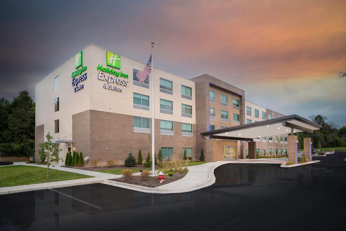 Holiday Inn Express & Suites Brevard – City Center by IHG, Hotel in Brevard
