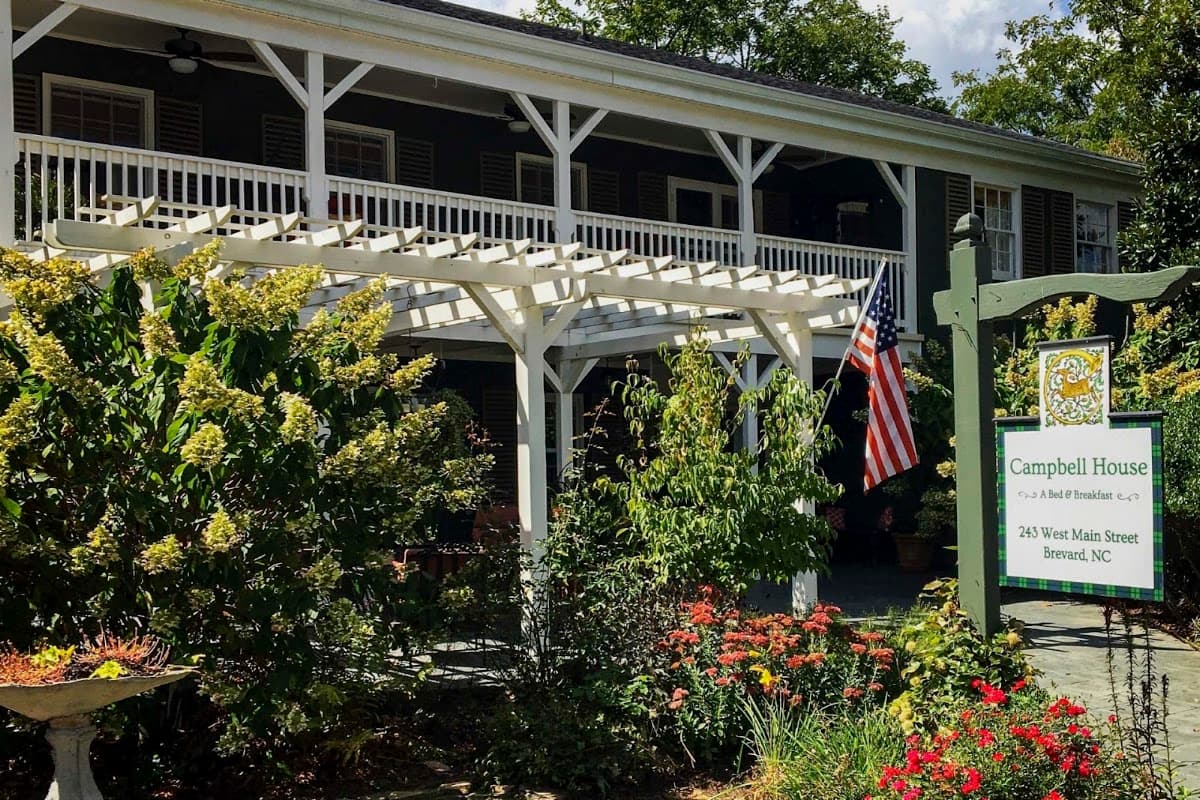 Campbell House, Guesthouse in Brevard