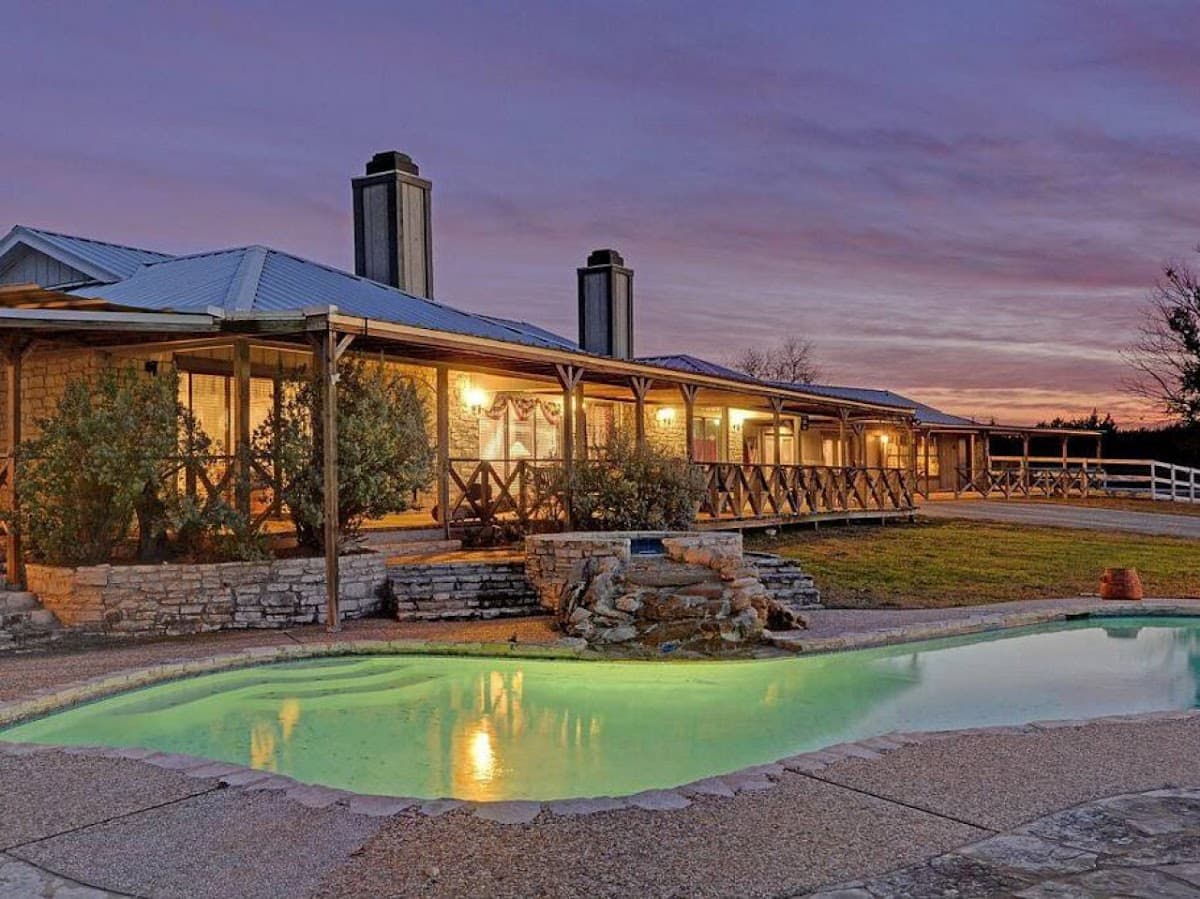 The Estate on Lake Travis, Hotel in Briarcliff