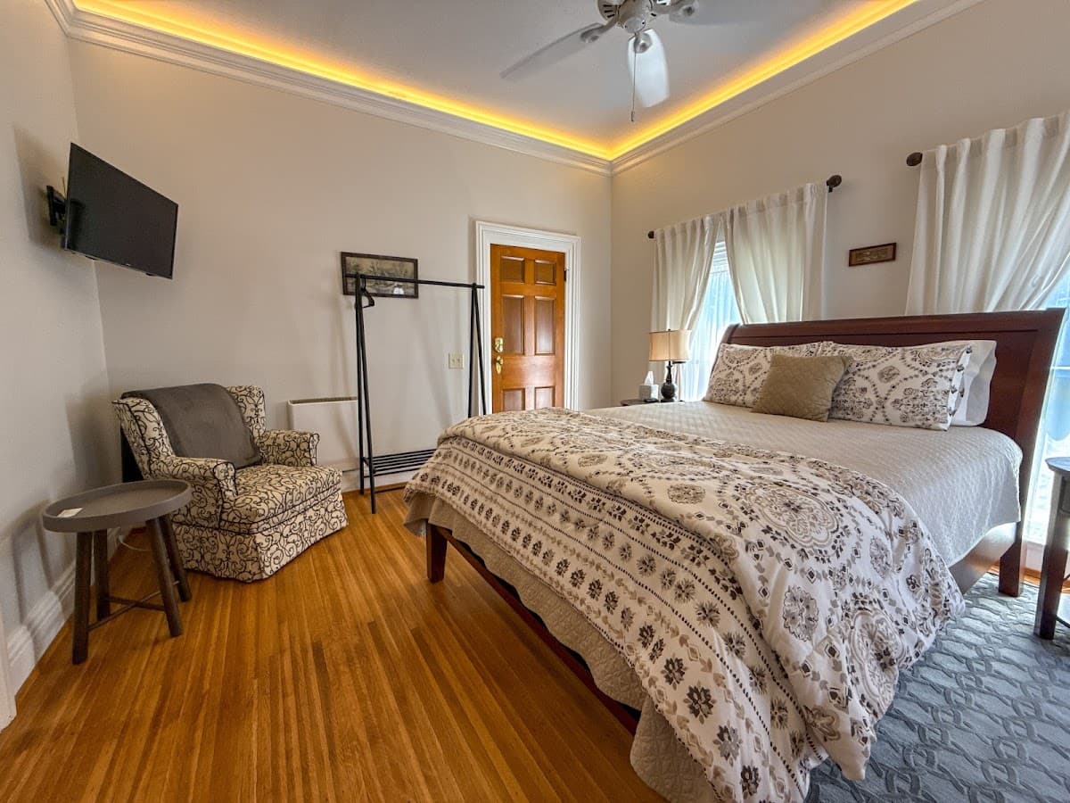Park Ave Bed & Breakfast, Bed & Breakfast in Brockport